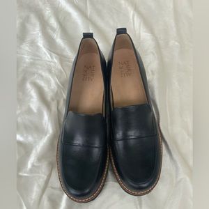 Naturalizer Black Darry Lug Sole Leather Loafer Size 8.5